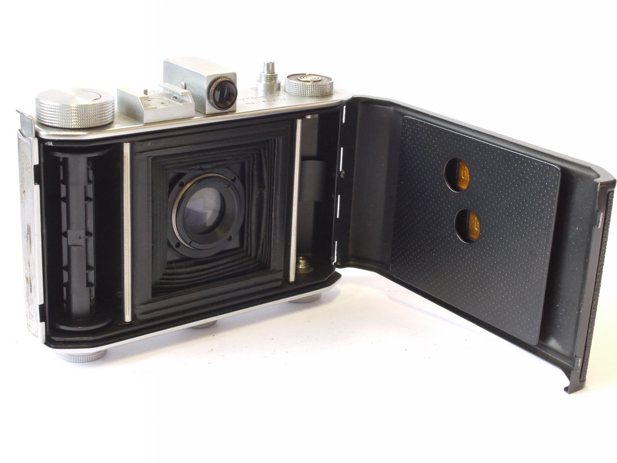 Olympus Six 6×6/6×4.5 folding camera with 7.5cm f3.5 Zuiko F.C