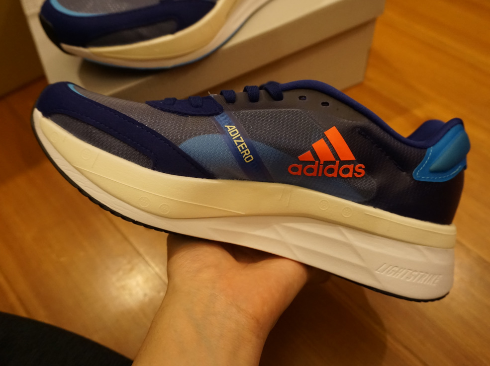 アディゼロボストン10を履いて評価レビュー：安定感のある厚底で魔改造