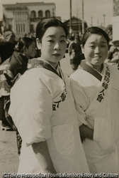 国防婦人会の女性 | ToMuCo - Tokyo Museum Collection