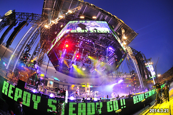 L'Arc?en?Ciel、客席が360°取り囲むステージで圧巻の 国立競技場ライブ