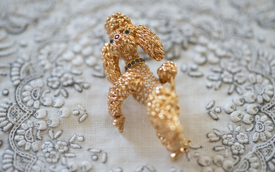 サイナー ダンシングプードルのブローチ (CINER) | My Favorite Things