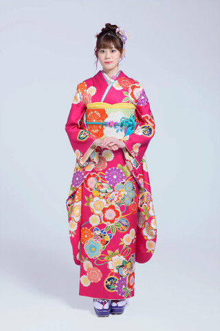まるやま京彩グループの振袖 /ピンク色/赤色/レトロ/花柄/ 【MK-1203