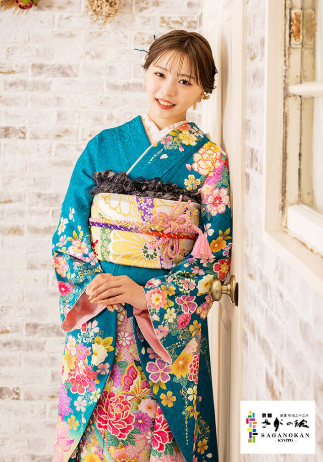 京都さがの館の振袖 /水色/ピンク色/キュート/牡丹柄/ 青緑地ピンク