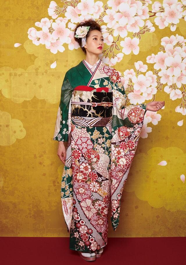 biwa桜 | 南草津店 | Princess Furisodeの振袖 /緑色/古典/花柄/ 和