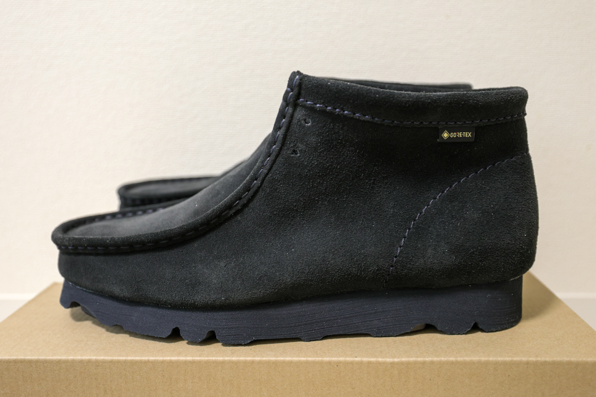 ビームス別注 クラークス ワラビーブーツゴアテックス（ネイビー）購入