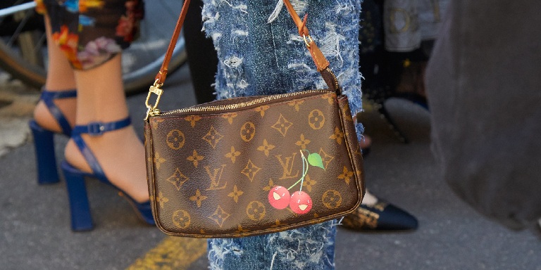 ルイ・ヴィトンと村上隆のコラボまとめ|キャラクターからさくらんぼ