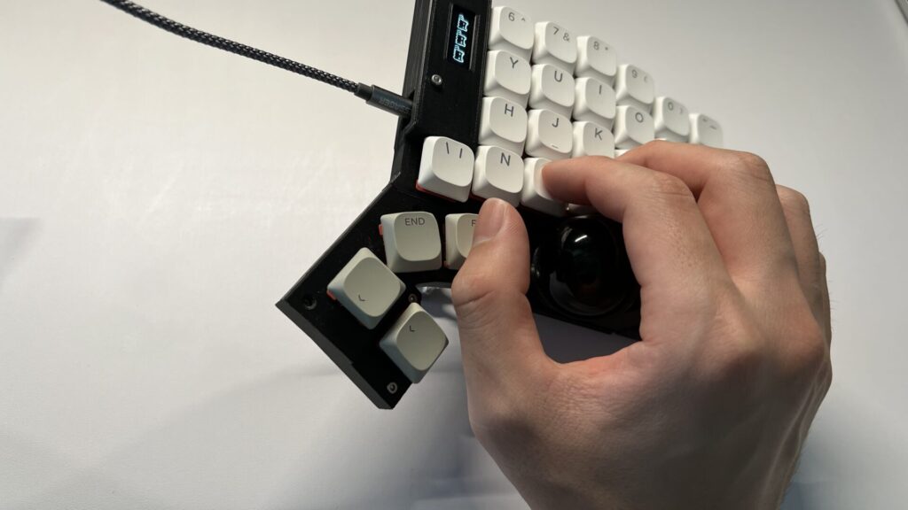 mtk64e』レビュー｜肩こりからの解放 自作キーボードの頂点にして終着