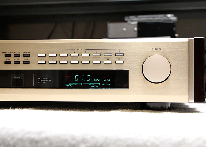 高精度FMチューナーいいです！ Accuphase T-108