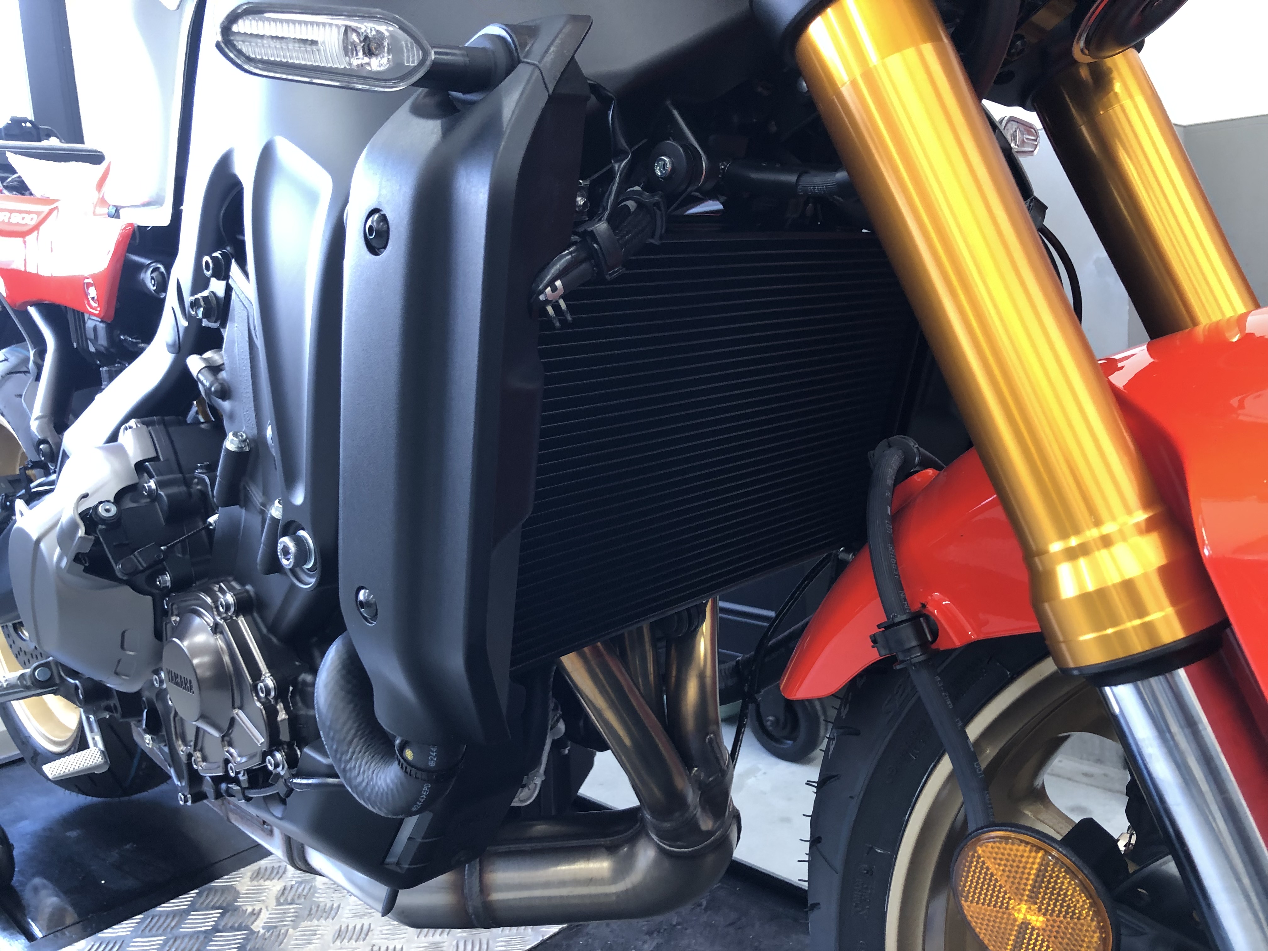 XSR900ウインカー移設キット装着編 - YSP長崎