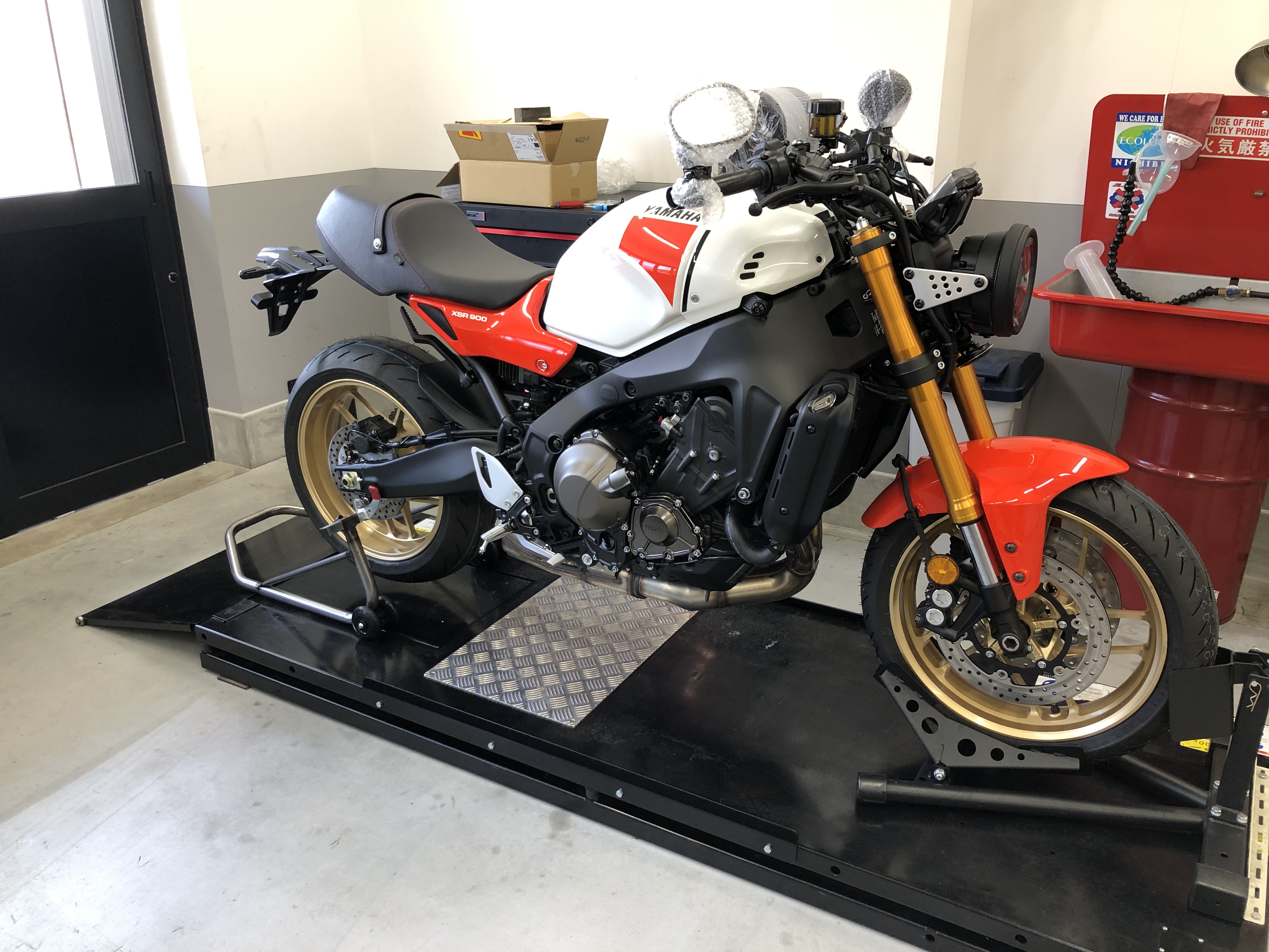 XSR900ウインカー移設キット装着編 - YSP長崎