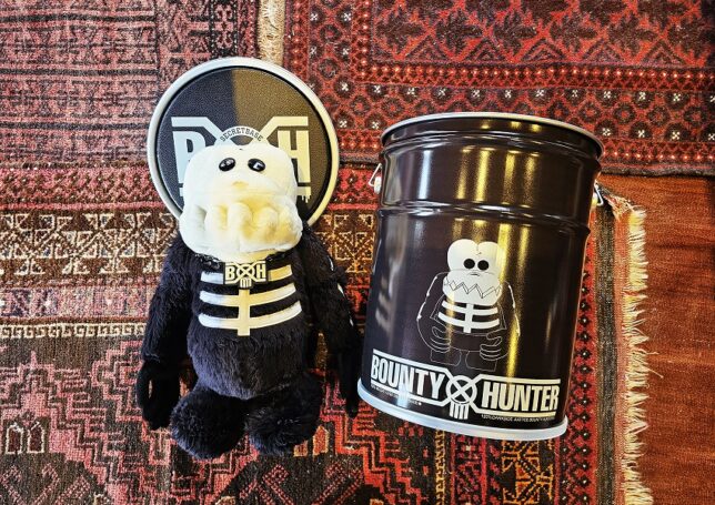 BOUNTY HUNTER x SECRETBASE Skull-Kun Plush Doll。 | 鉄は熱いうちに
