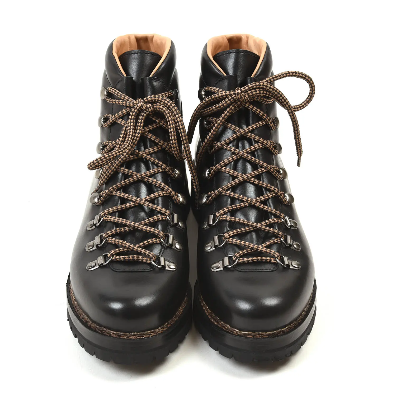 極上シャトーブリアンレザーを纏う名作『マルモラーダ FG105-057 NERO』