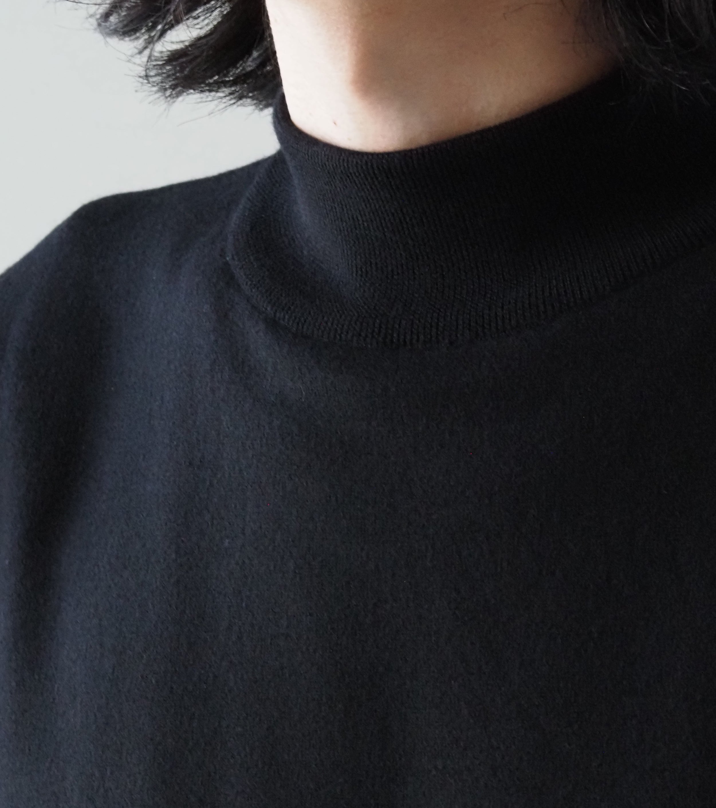 COMOLI Wool Mock Neck Knit , Black – Navyblue