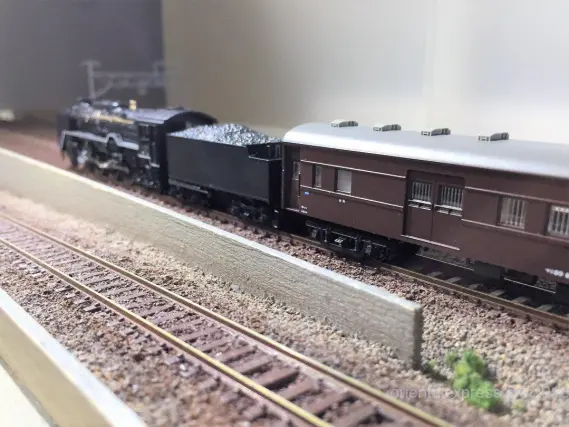 寝台急行「音戸」8両基本セット が入線です。KATO 10-1348 特別企画品