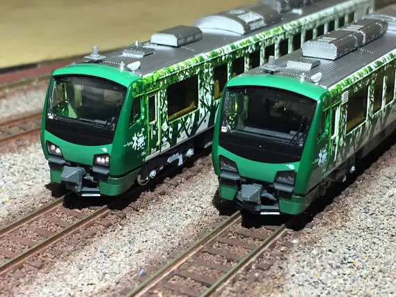 HB-E300系「リゾートしらかみ」橅編成(ブナ)の入線です！ KATO 10-1463