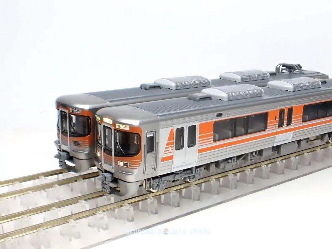 24系寝台特急 あさかぜ1・4号 (金帯) が入線です。KATO 10-1177 / 10