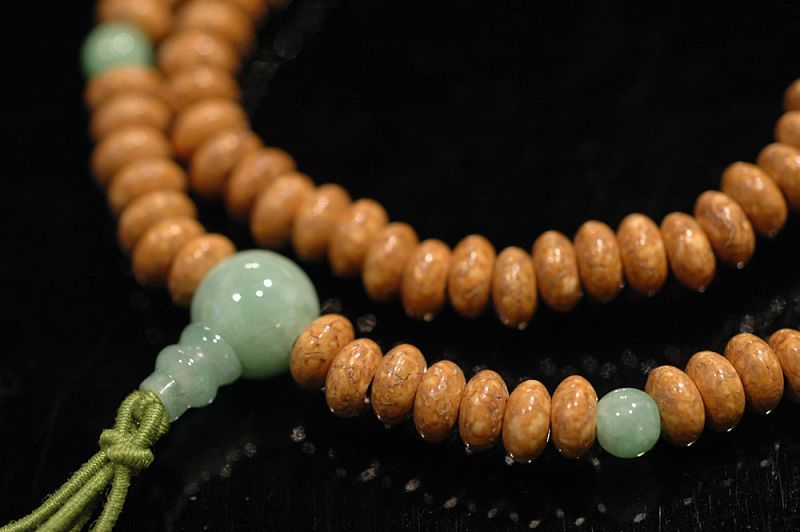 天竺菩提樹本連腕輪・本翡翠仕立て - 浅草念珠堂