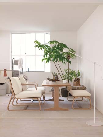 無印良品、”リビングでもダイニングでもつかえる”家具発売 | マイナビ