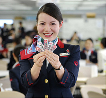 JALのCAからもらえる「千社札シール」、47都道府県制覇者には特別