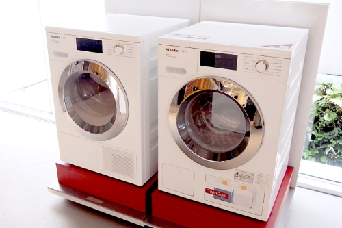 高級家電ミーレのWi-Fi対応ドラム式洗濯機 - そのこだわり、日本の洗濯