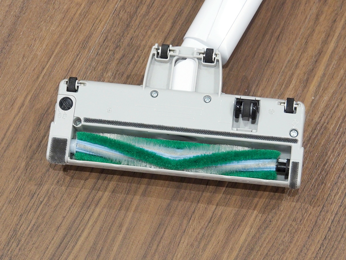 パナソニックの新型コードレススティック掃除機を体験 - 軽くても