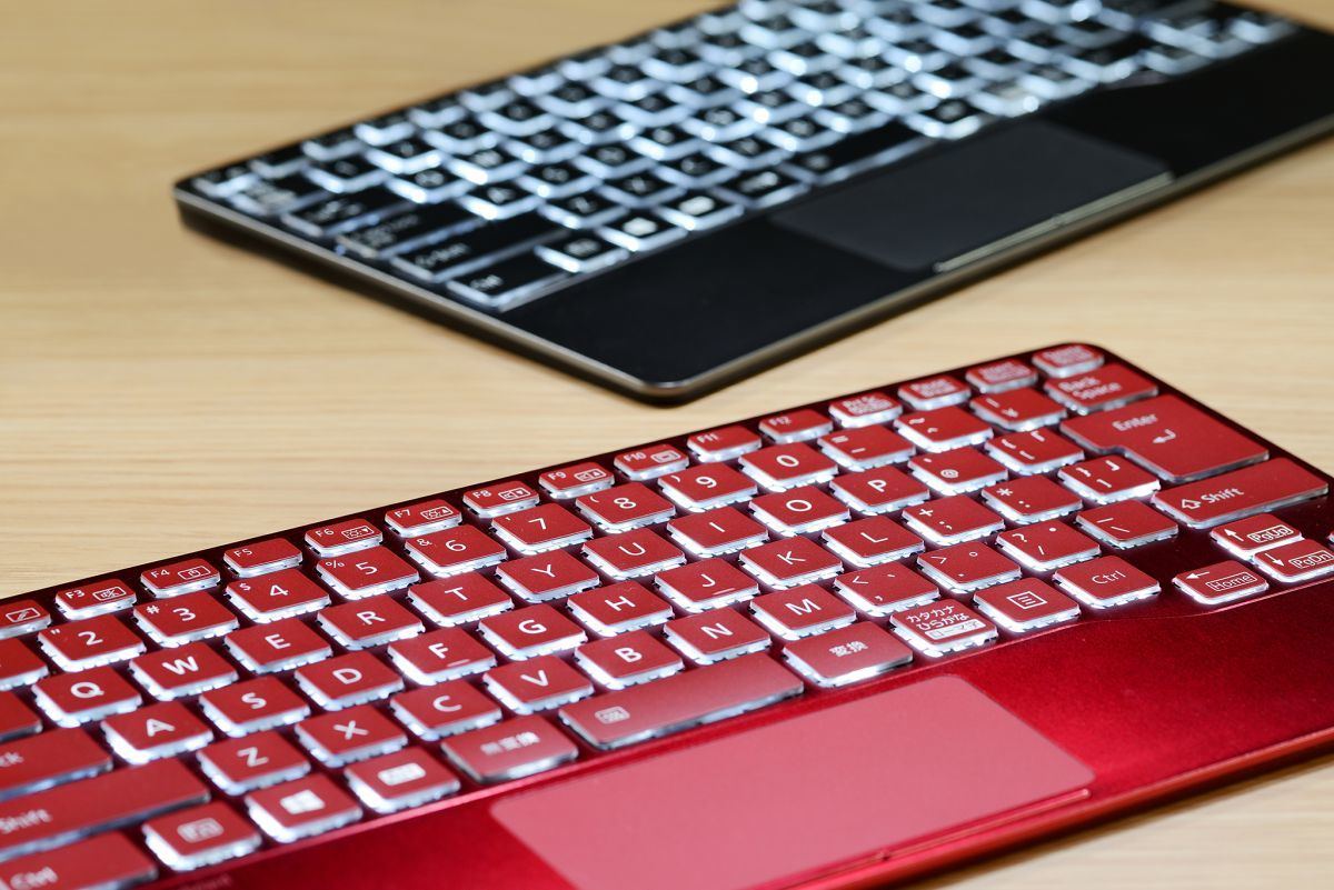 富士通、モバイルキーボード「LIFEBOOK UH Keyboard」をクラウドファン