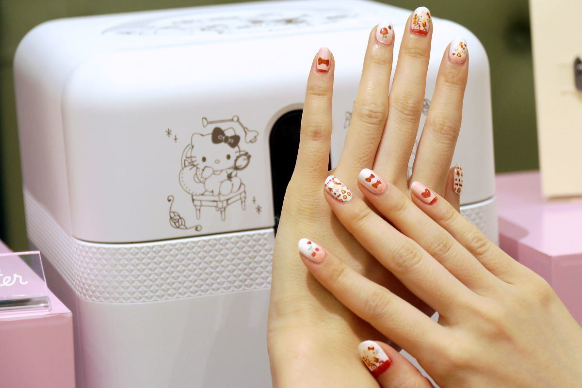 15秒でサンリオキャラをネイルに！ カシオのネイルプリンターは印刷