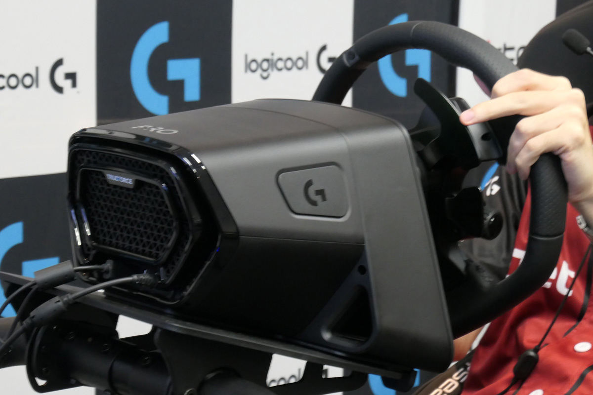 ロジクールG、より“本物”に近い運転を体験できるハンドル＆ペダル