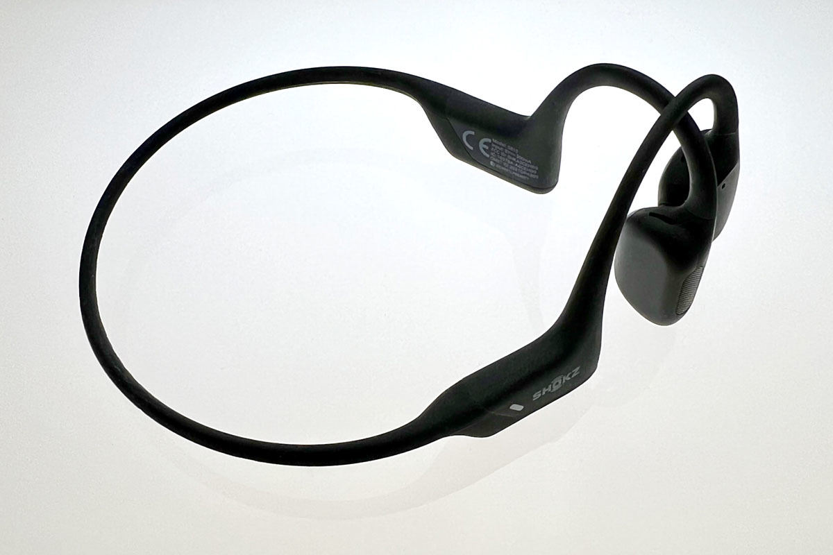 訂正あり】耳をふさがず音もイイ。Shokzの最新骨伝導イヤホン「OpenRun