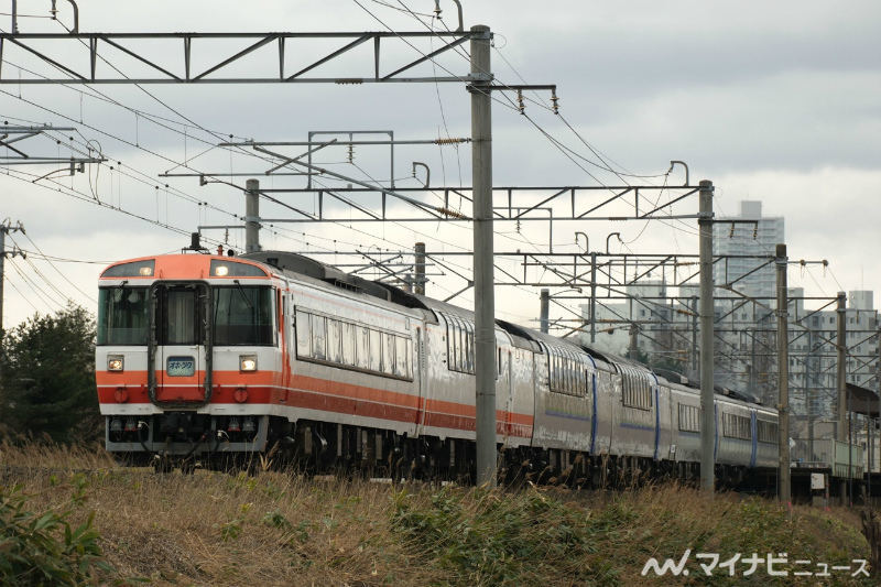 JR北海道キハ183系ラストラン、グリーン車3両含む7両編成で札幌へ