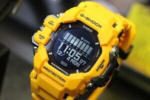 MOTHER×G-SHOCK、コラボ第2弾は鮮やかMOTHERレッドの三ツ目「6900