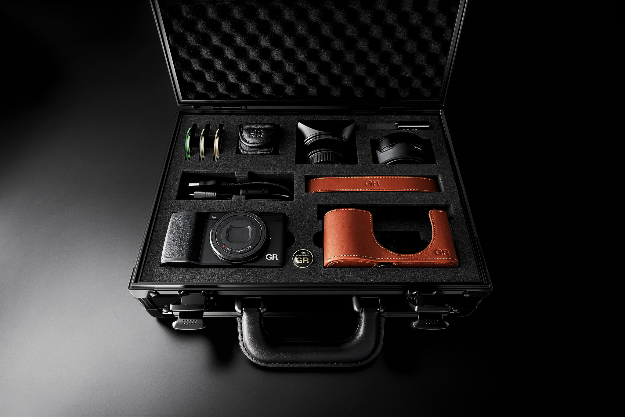 ハイエンドコンパクトデジタルカメラ「GR II Premium Kit」新発売