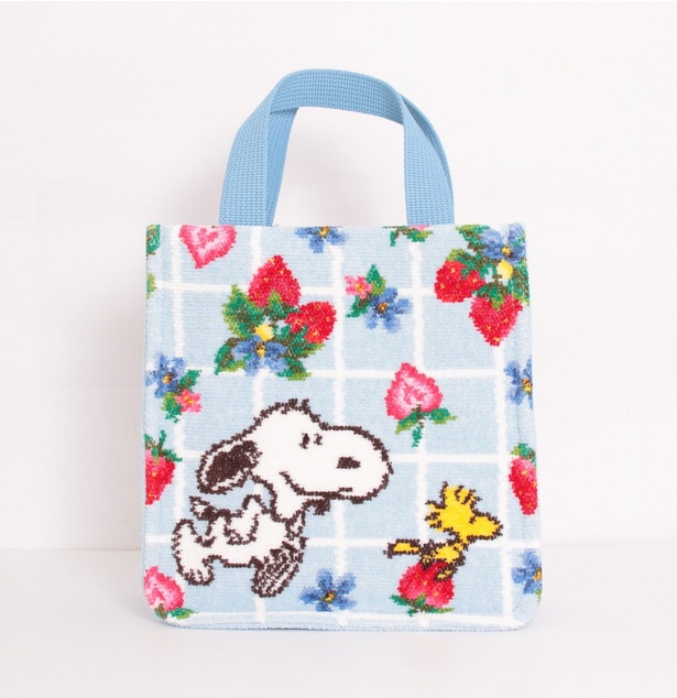 スヌーピーとイチゴ柄がかわいい「フェイラー」コレクションが神戸