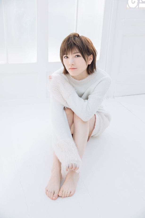 ファースト写真集「飾らない宝石」発売！ 岡田奈々さん(AKB48/STU48)に
