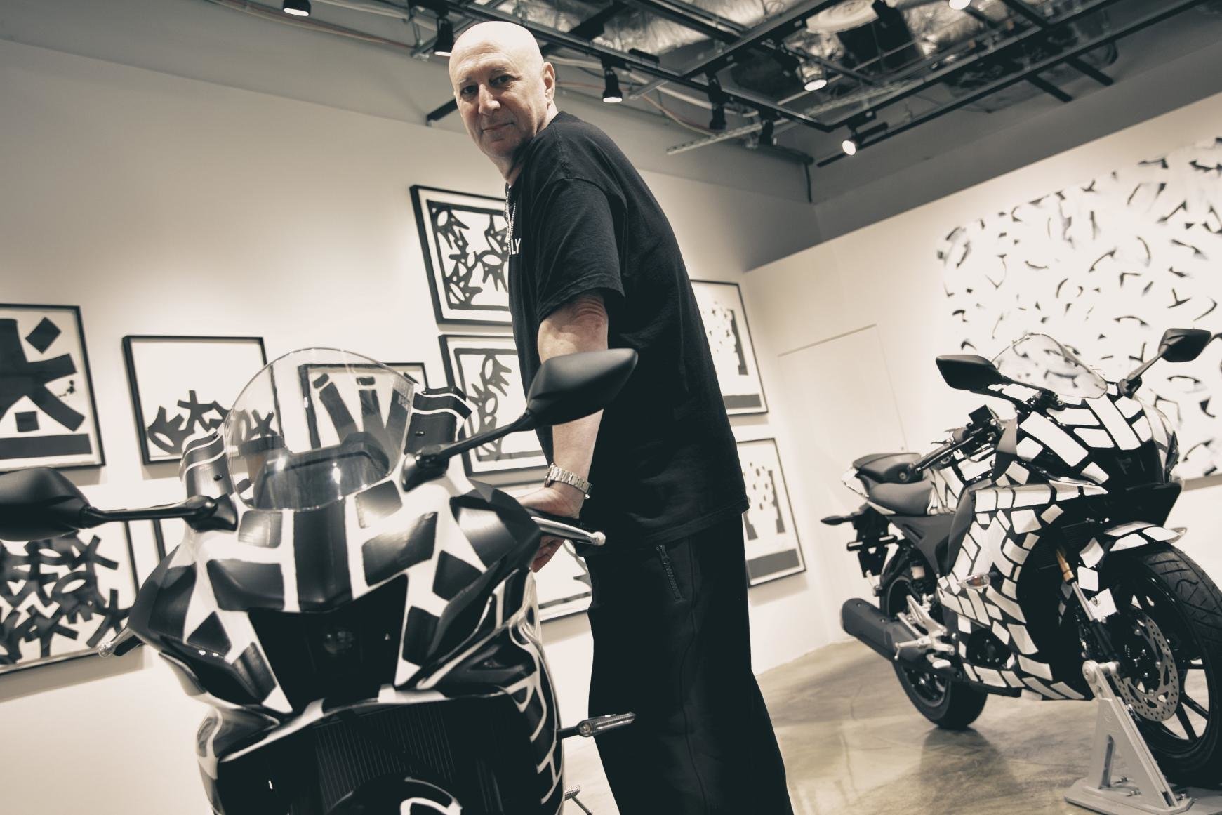 ヤマハ発動機×エリック・ヘイズによるコラボペイント車両を渋谷パルコ