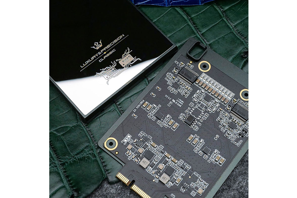 LUXURY&PRECISION、据置向け設計の高電圧PCM1792Aをデュアルで搭載した