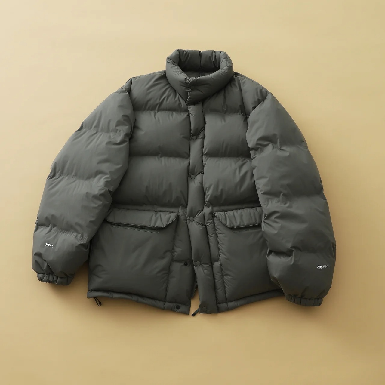 ハイク】大人のダウン200｜街で映えるミニマルダウン。ユニフォーム感