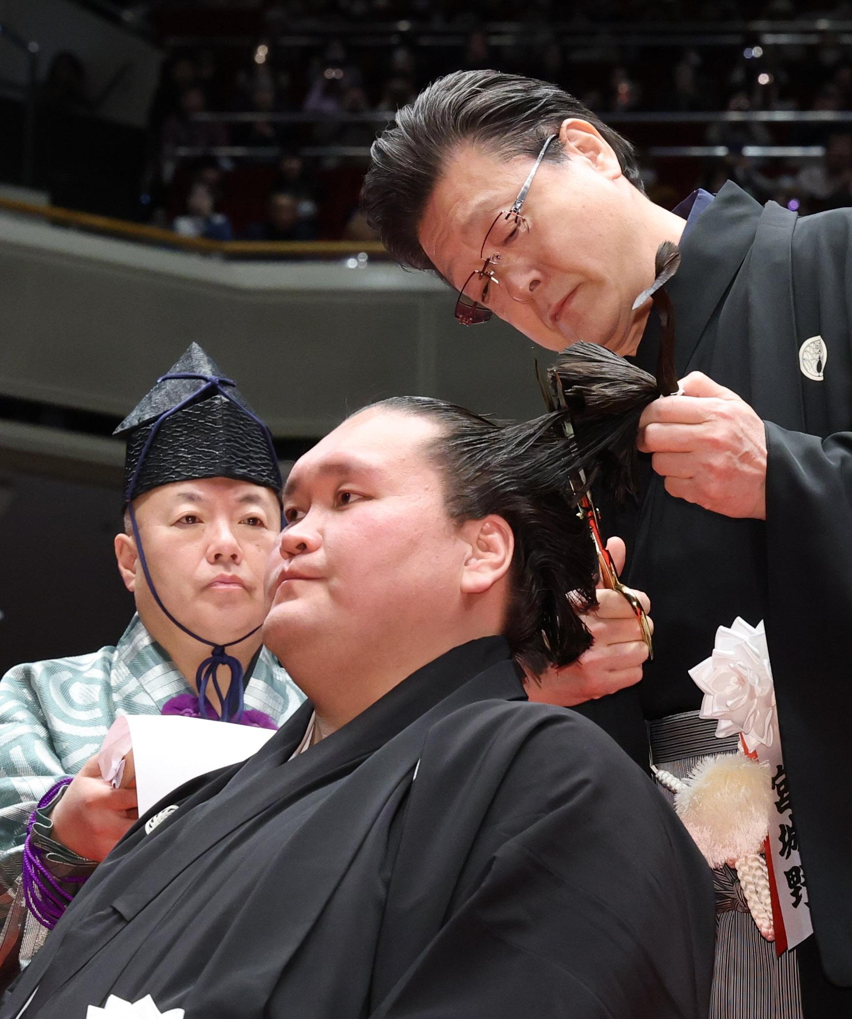 照ノ富士断髪式の出席者に配布「VIP PASS」までオシャレ