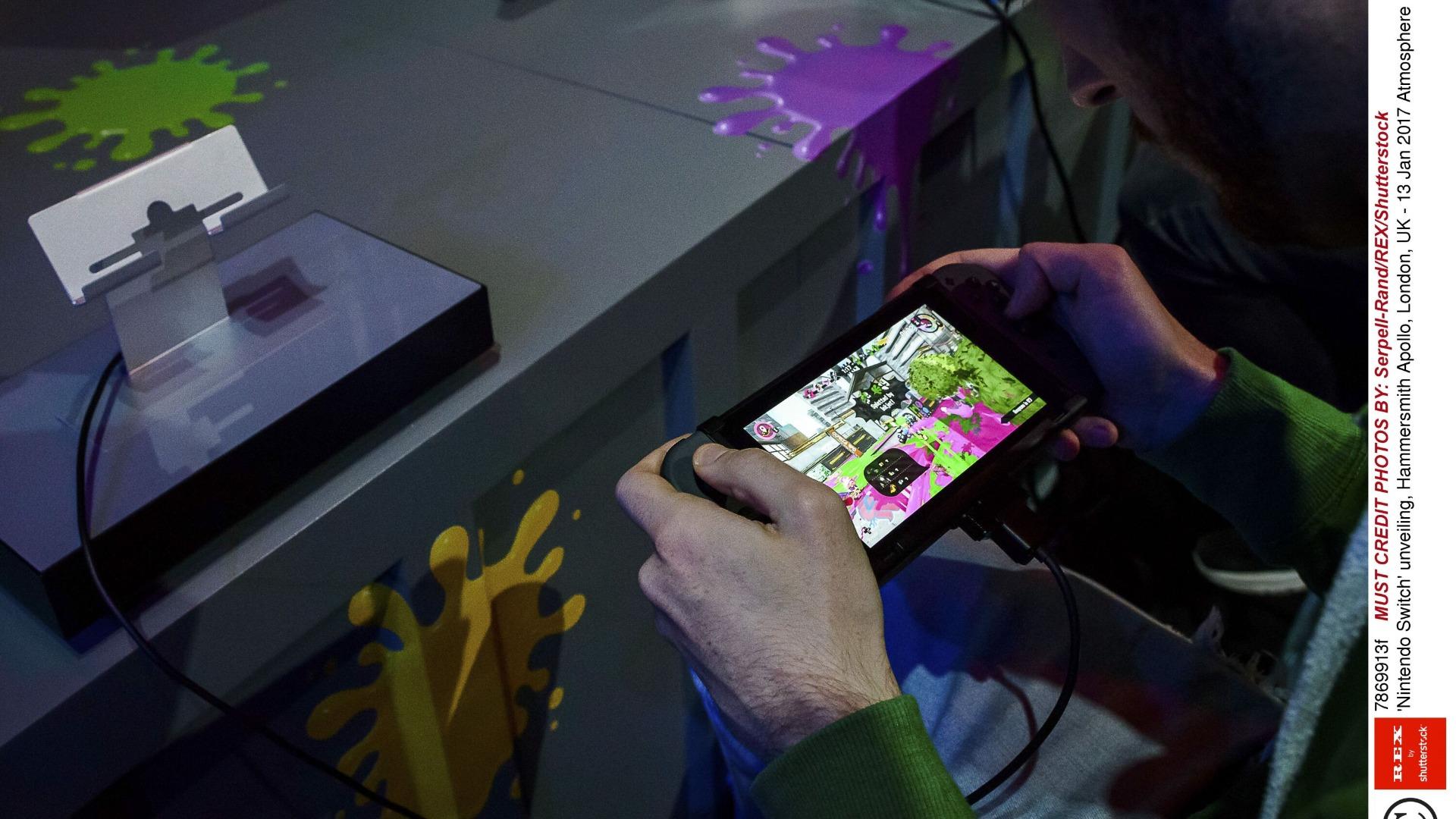 Nintendo Switch後継機、8インチ画面の「試作機」写真が登場。正式な