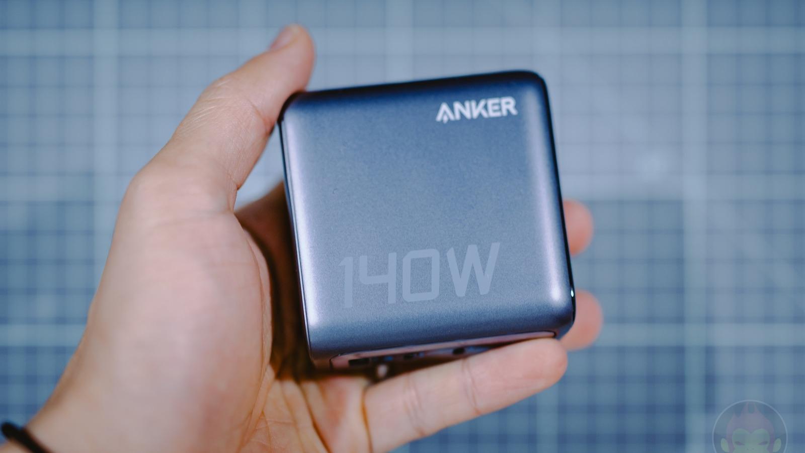 最新】Anker充電器が凄すぎる！4台同時充電＆ディスプレイ搭載の140W高