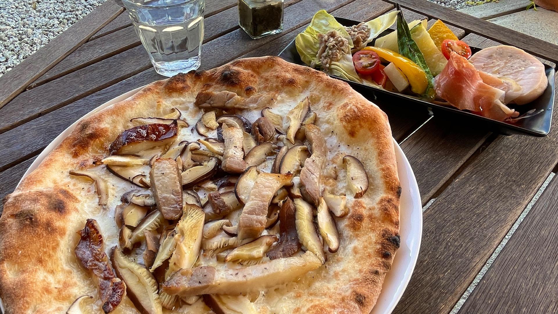 天理市】自家菜園の有機野菜沢山のランチとこだわりピザをのどかな田園