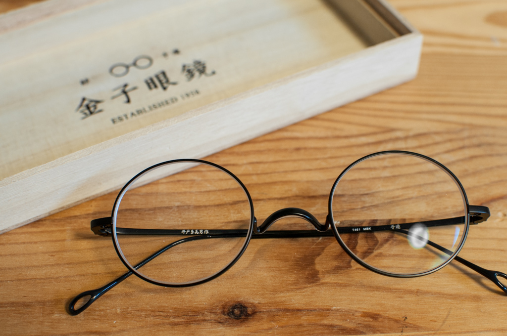 鼻あてなし”のメガネを買ったら雰囲気抜群すぎて一気に大人っぽくなっ