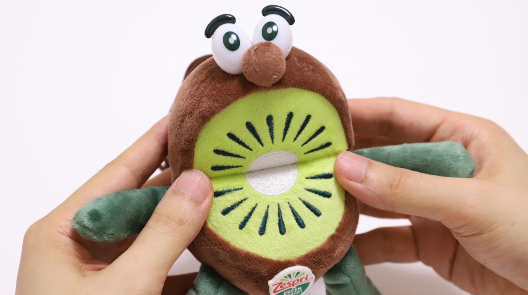 ゼスプリのキウイブラザーズのぬいぐるみからエコバッグが出てくる