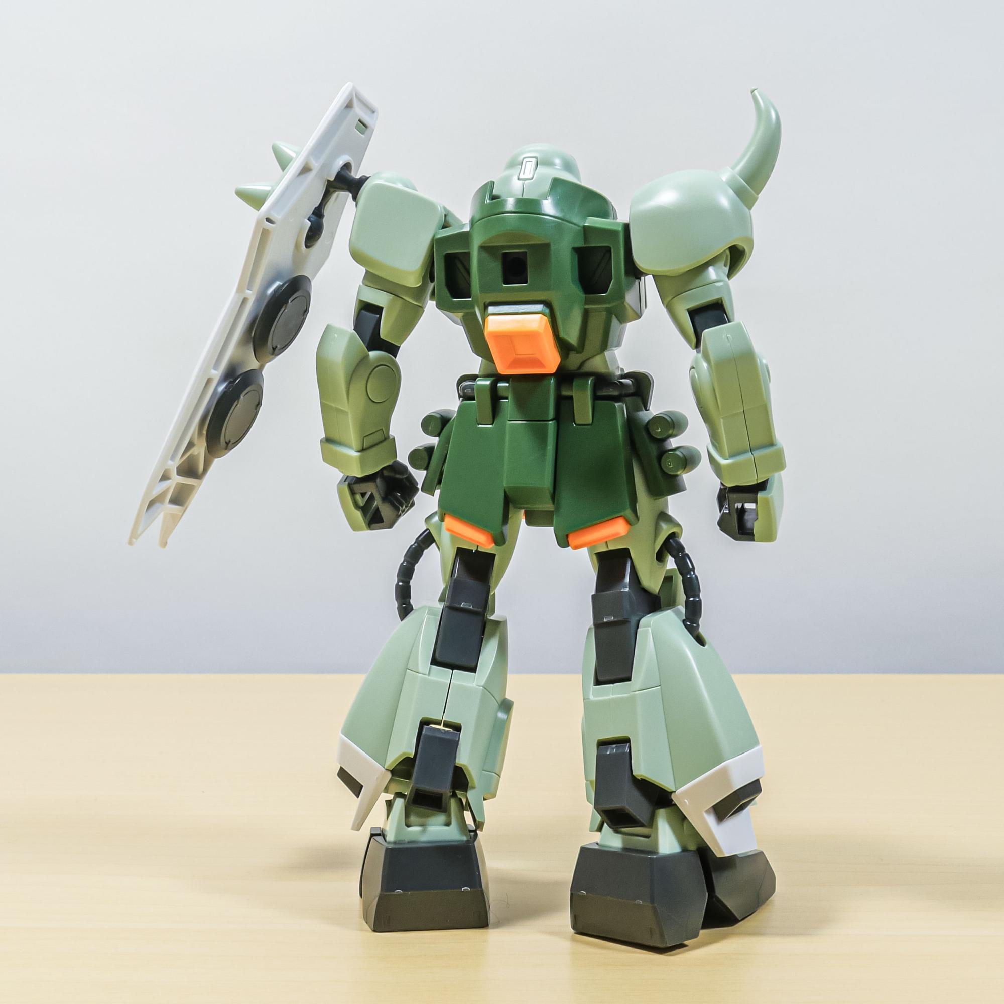 再販直前】同シリーズの武装も使える！ザクにそっくりな量産機（シゲ