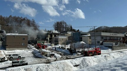 速報】住宅炎上「一戸建てから出火、1階から黒煙」延焼危険のため付近