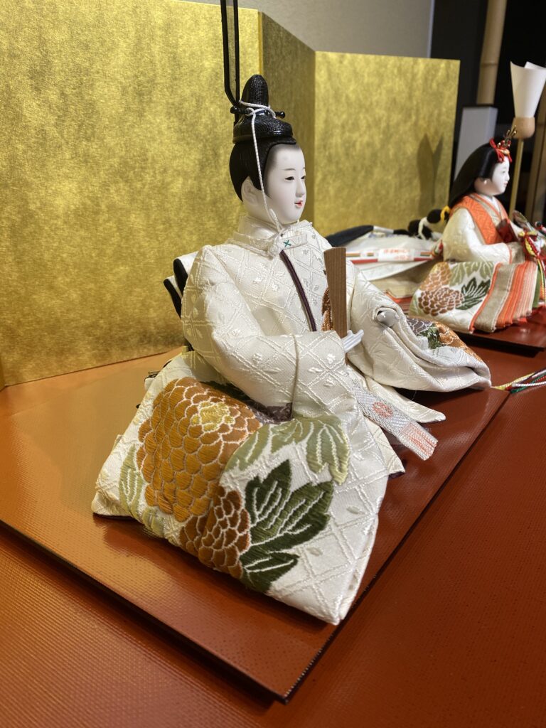 清水久遊作 正絹唐織菊文様 金屏風親王飾り｜人形のかに江