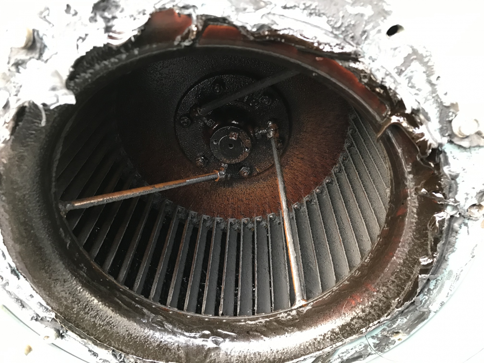 札幌 ダクト清掃 厨房設備 排気ファンの巻 | 日美装建株式会社（北海道