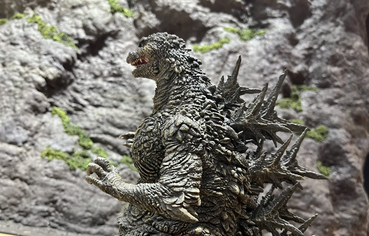 世界でここだけ！】『ゴジラ-1.0』背びれ付！？プレミアムチケット完売