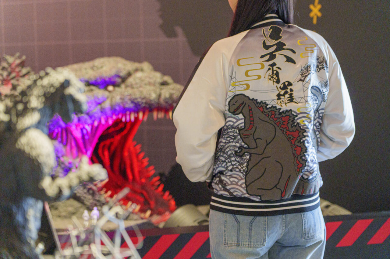 今だけの伝説】世界に250着。“呉爾羅スカジャン”が淡路島に降臨