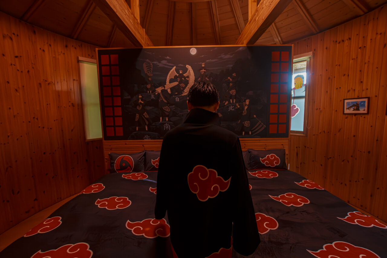 暁”ファン感涙必至！】聖地でイタチの椅子を独り占めできる、夢の宿泊